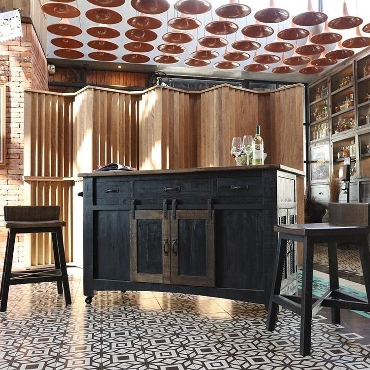 Kitchen island with deals 2 chairs